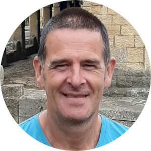 Originally from Lancashire and now based in a village on the edge of the Cotswolds, Colin is a former sales director for a major global travel agency. He joined Go Cotswolds in 2018 and is loving his semi-retirement as a tour guide.