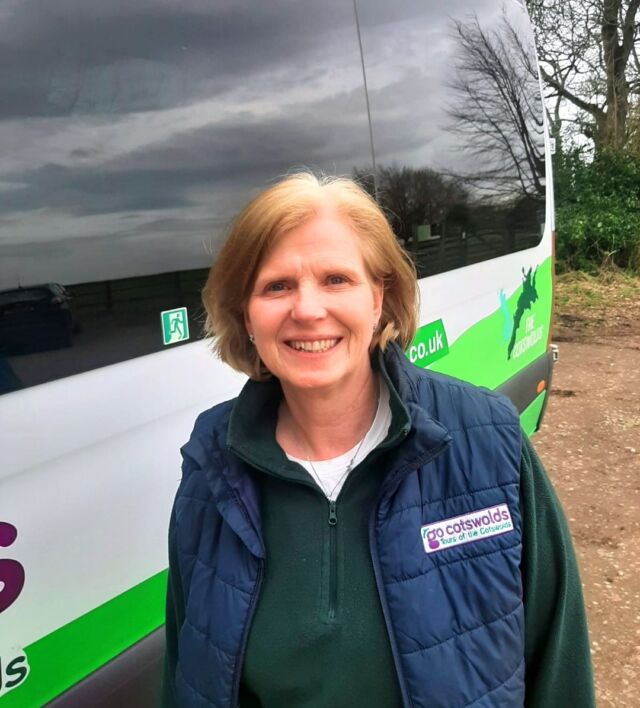 Elaine, our fabulous new guide at Go Cotswolds is out and about today, sharing her passion and local knowledge with some lovely guests and sprinkling a little extra magic over the Cotswolds.
Elaine loves the Cotwolds and has a passion for the theatre too!
Give her a wave if you see her on tour! 👋

#GoCotswolds #MeetElaine #CotswoldsMagic #NewGuide #TeamGoCotswolds